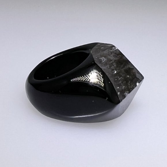 Unique black Rutile Quartz and black Agate shank ring, carved, size: 5    NWOT - Picture 2 of 6